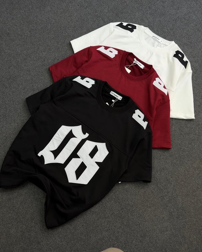 08 Varsity Oversized Graphic T-Shirt
